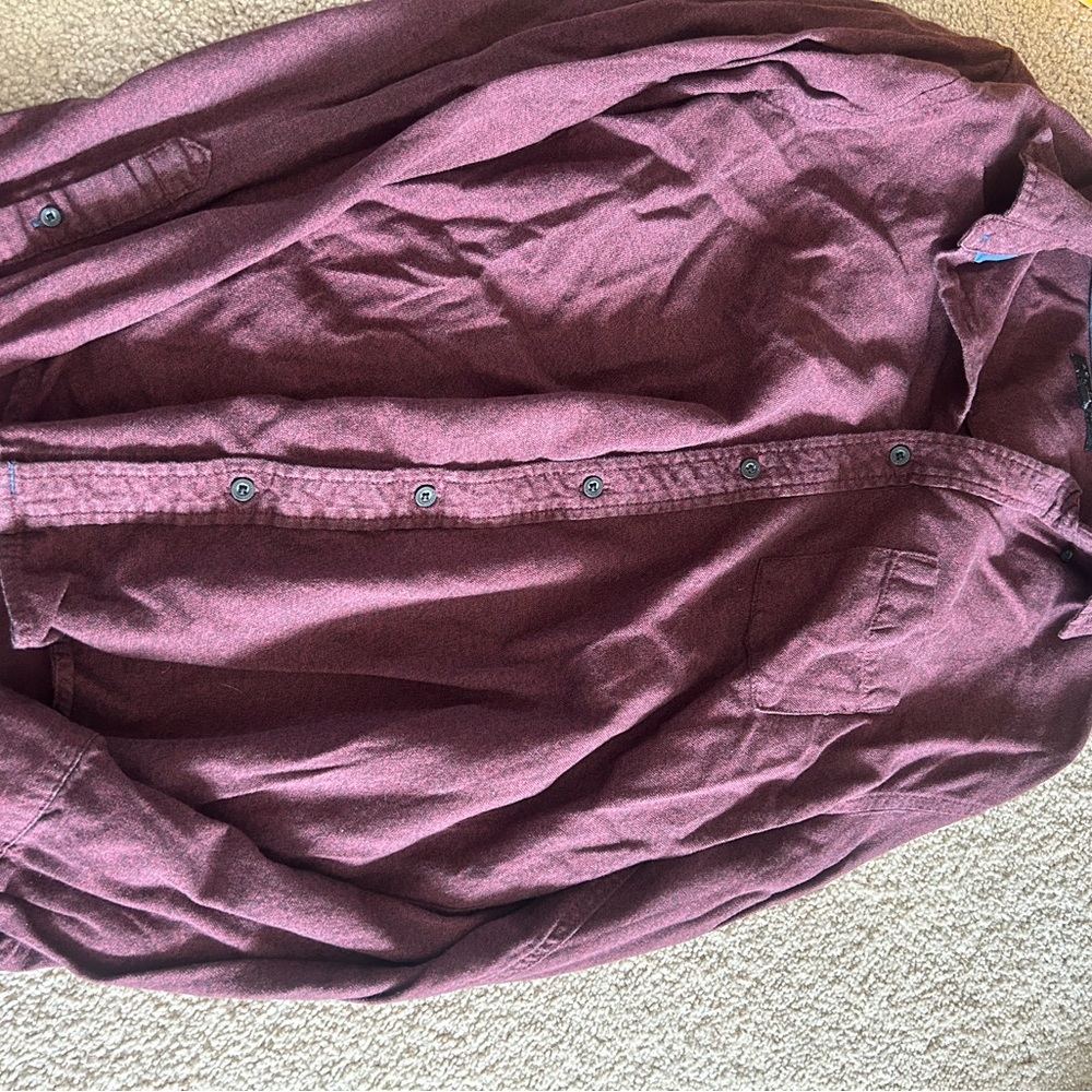 Men’s button down size large